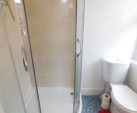 Spencer Inn Apartments Гарроу Екстер'єр фото